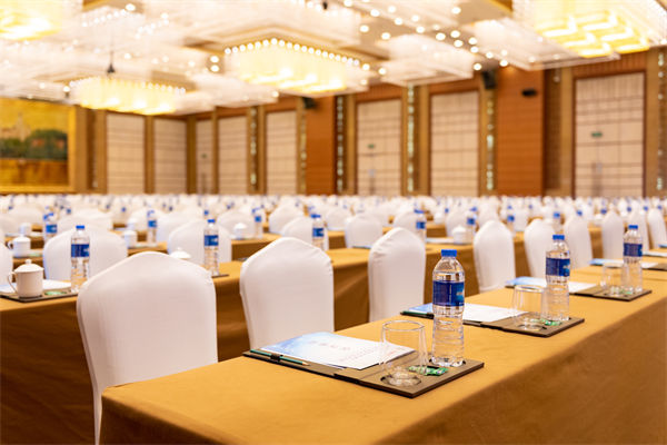 兩會(huì)熱議破解企業(yè)“生長(zhǎng)痛”，對(duì)企業(yè)戰(zhàn)略管理有何啟示？