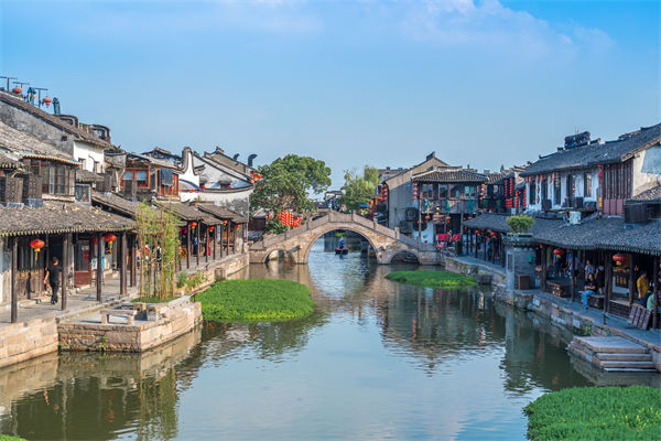 戰(zhàn)略規(guī)劃分析：村民不滿古鎮(zhèn)收門票，指引游客逃票